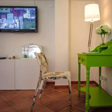 Appartamento Charming In La Massimina, 45 M² With Private Garden *